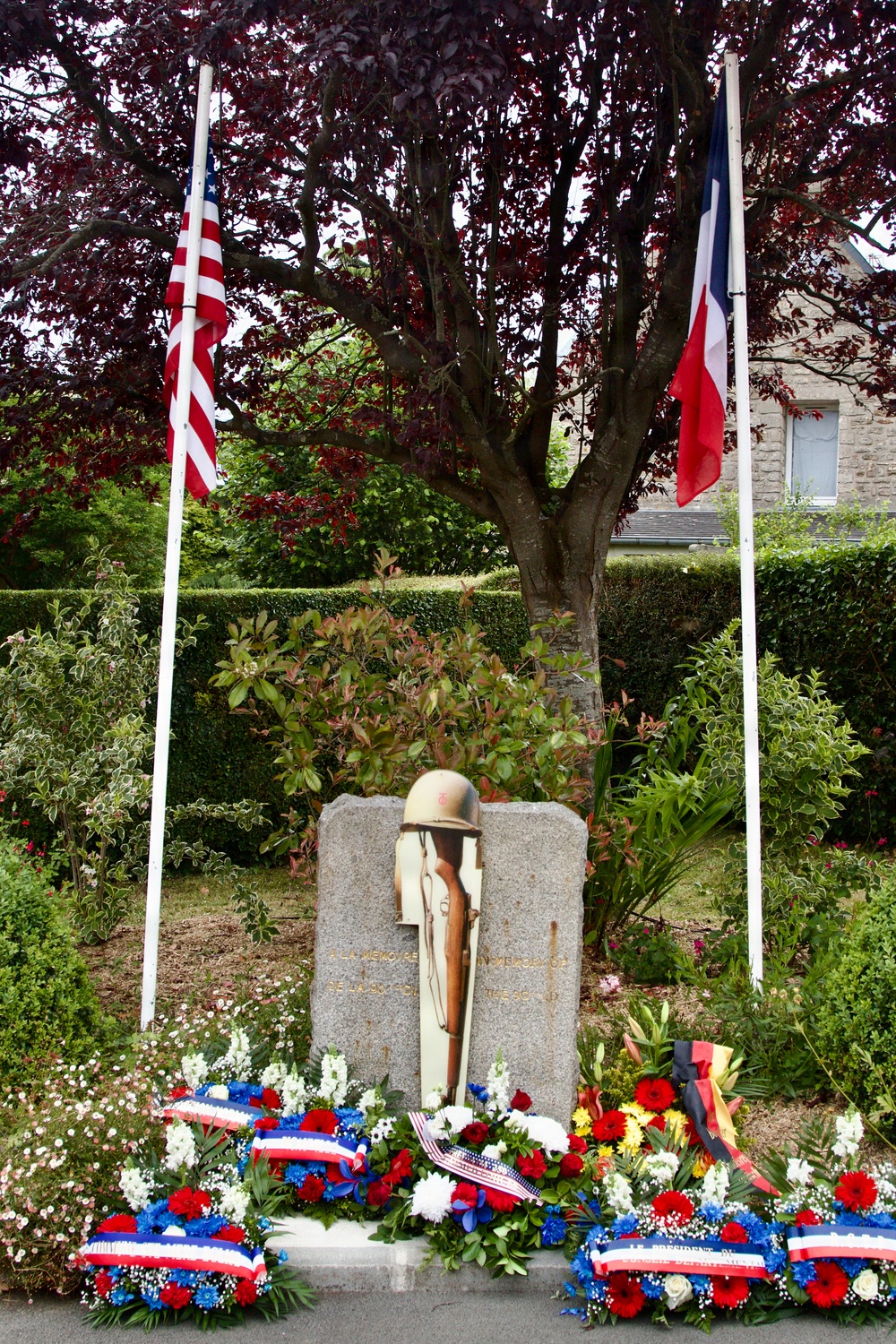 Tough 'Ombres at D-Day 82