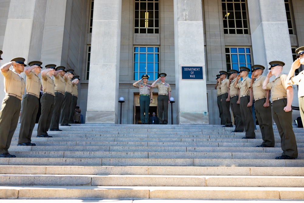 The Commandant, Gen. Eric M. Smith hosts the ROK Marine Corps Commandant, Lt. Gen. Ju II-Seok at the Pentagon