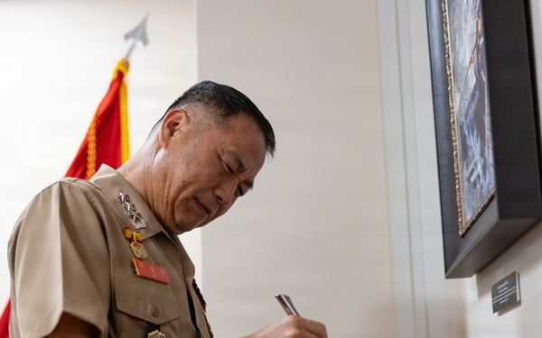 The Commandant, Gen. Eric M. Smith hosts the ROK Marine Corps Commandant, Lt. Gen. Ju II-Seok at the Pentagon