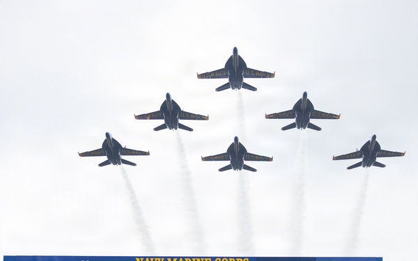 The Commandant, Gen. Eric M. Smith Commissions U.S. Naval Academy Midshipmen into the Marine Corps