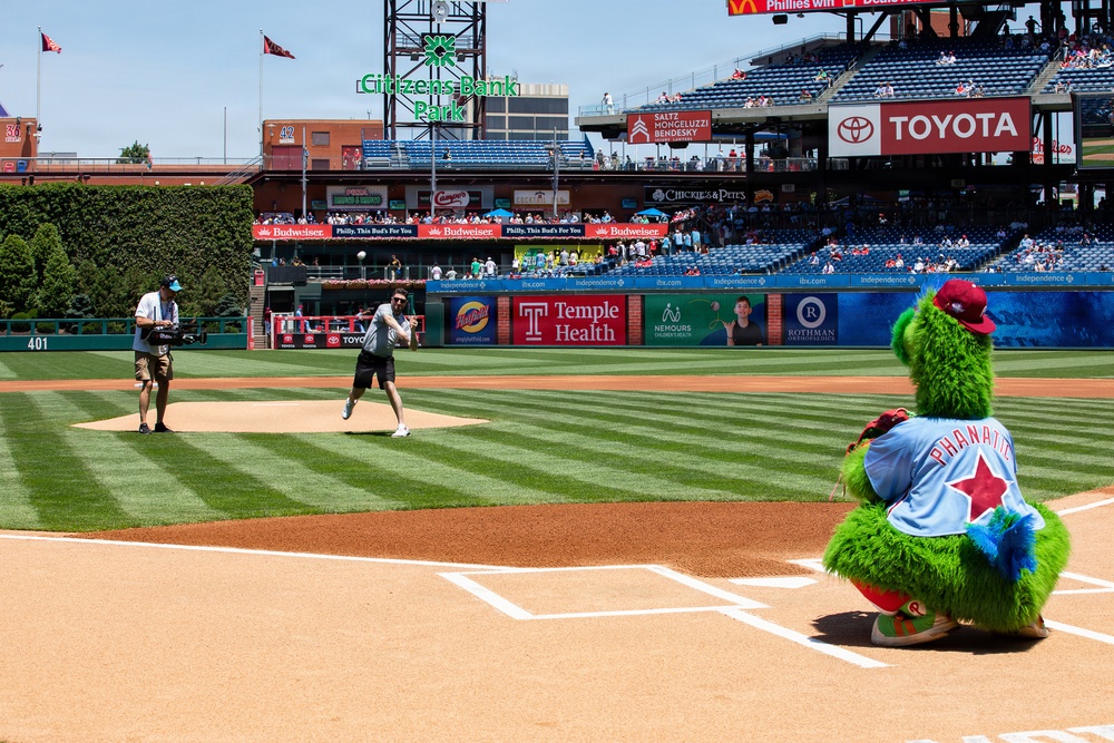 NAVSUP WSS Honors Employees at Phillies Baseball Game