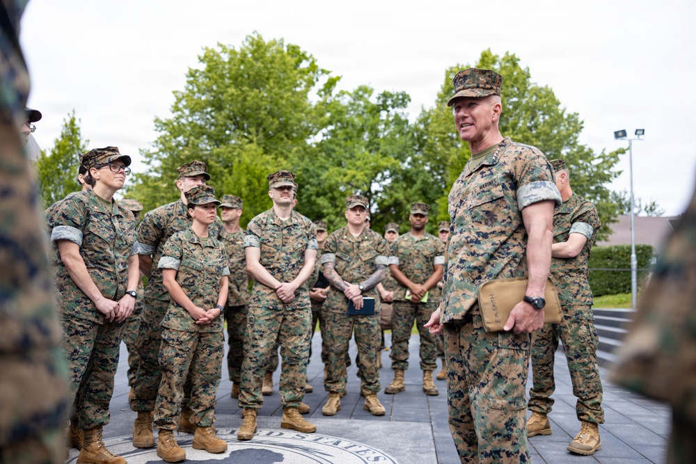 The Commandant, Gen. Eric M. Smith visits AFRICOM, EUCOM, and MARFOREUR/AF
