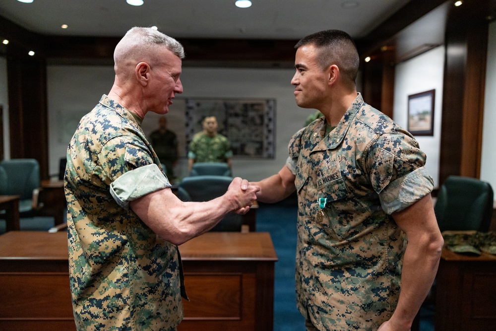 The Commandant, Gen. Eric M. Smith visits AFRICOM, EUCOM, and MARFOREUR/AF