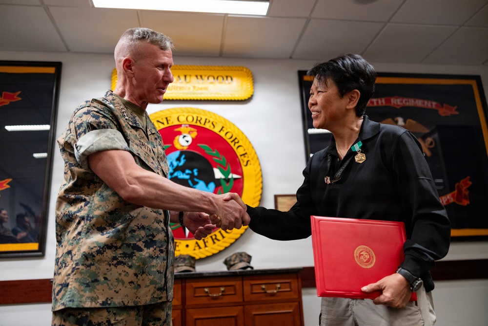 The Commandant, Gen. Eric M. Smith visits AFRICOM, EUCOM, and MARFOREUR/AF