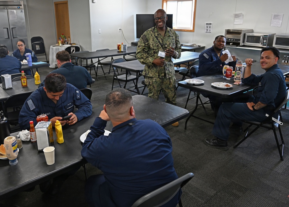 U.S. Pacific Fleet Master Chief Don Davis conducts battlespace circulation in NRNW