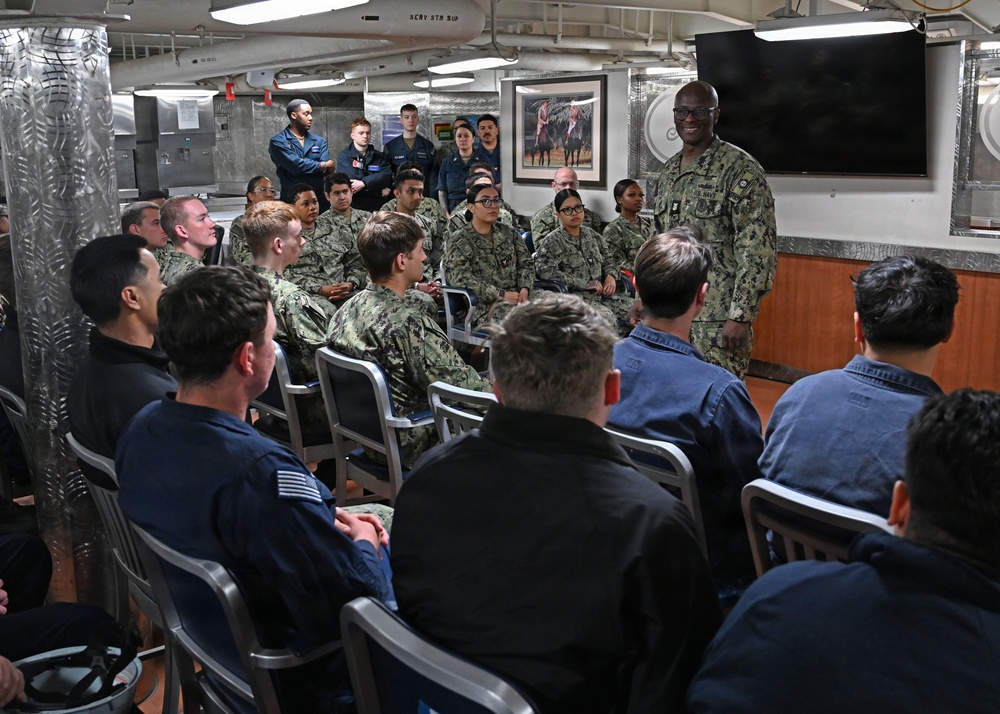 U.S. Pacific Fleet Master Chief Don Davis conducts battlespace circulation in NRNW