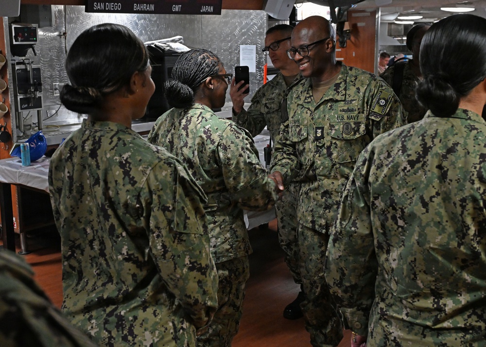 U.S. Pacific Fleet Master Chief Don Davis conducts battlespace circulation in NRNW