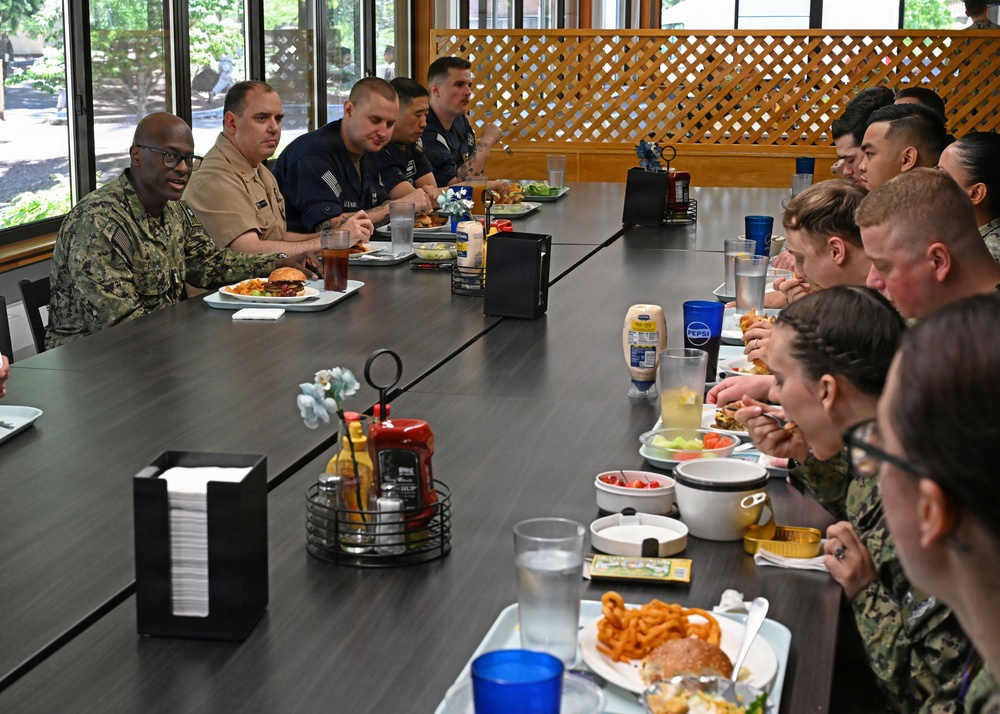 U.S. Pacific Fleet Master Chief Don Davis conducts battlespace circulation in NRNW
