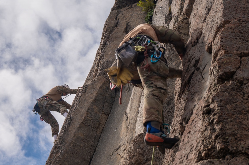 Air Commandos make history: 492nd, 919th SOW Airmen graduate Argentine mountain school