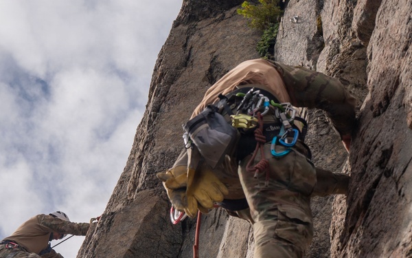 Air Commandos make history: 492nd, 919th SOW Airmen graduate Argentine mountain school