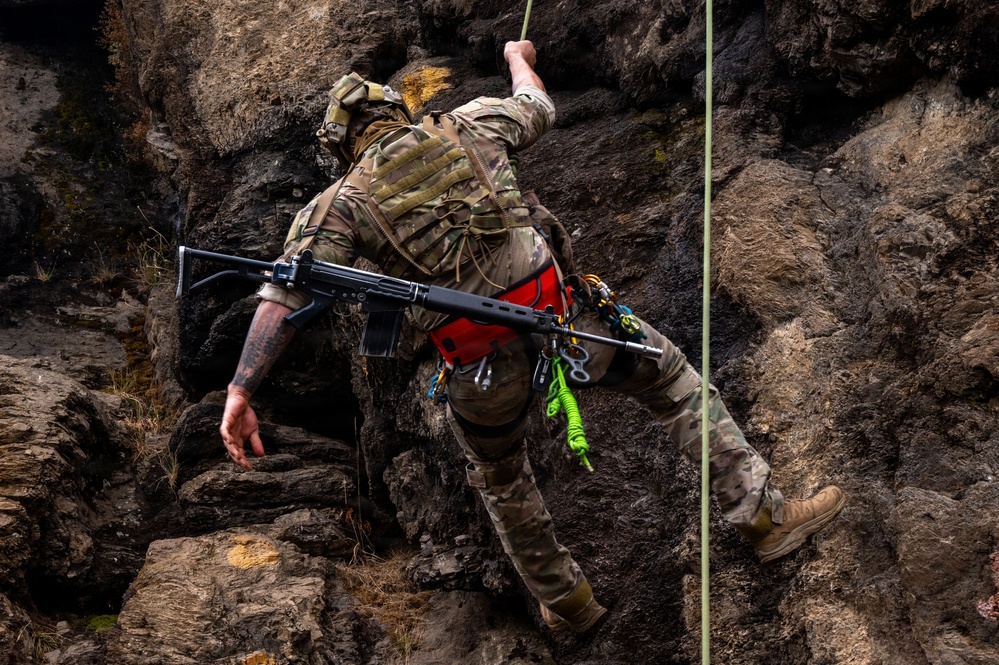 Air Commandos make history: 492nd, 919th SOW Airmen graduate Argentine mountain school