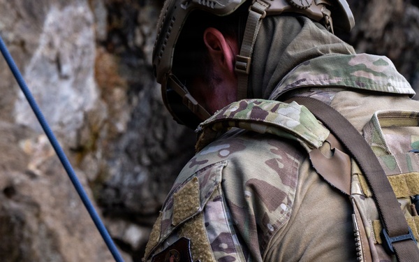 Air Commandos make history: 492nd, 919th SOW Airmen graduate Argentine mountain school