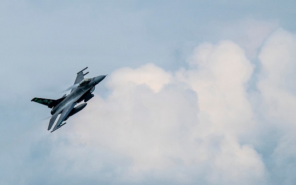 F-16 Fighting Falcon takes flight