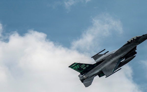 F-16 Fighting Falcon takes flight