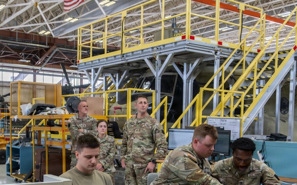 Gen. Lutz visits Army Aviation Support Facility #1