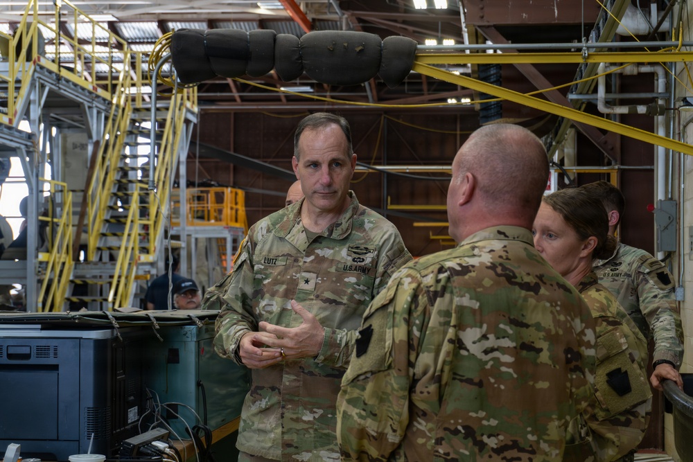 Gen. Lutz visits Army Aviation Support Facility #1