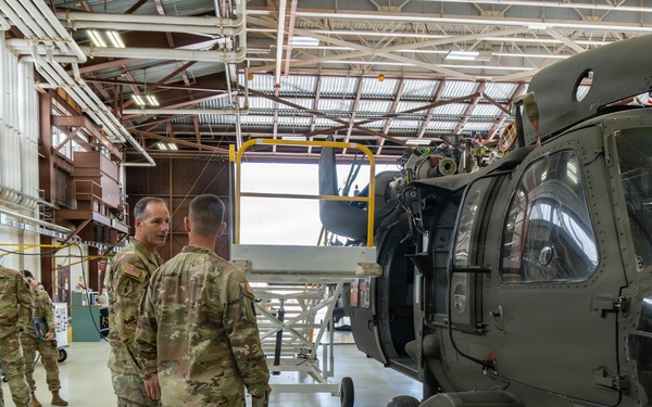 Gen. Lutz visits Army Aviation Support Facility #1
