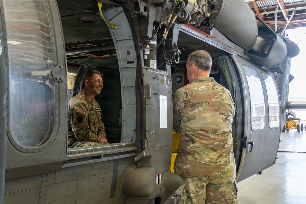 Gen. Lutz visits Army Aviation Support Facility #1