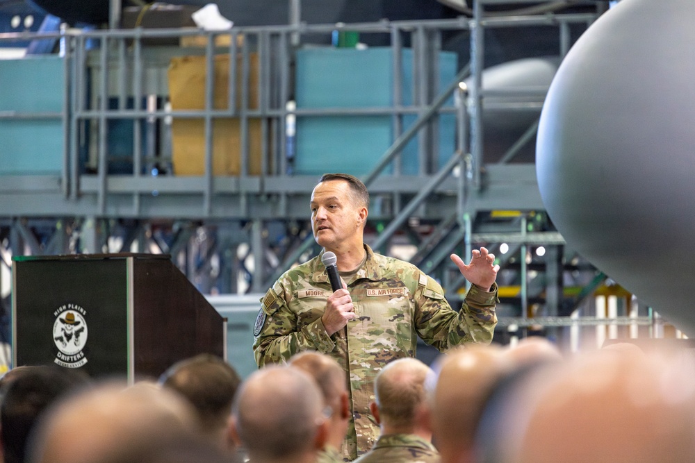 Command chief addresses 153rd Airlift Wing Airmen