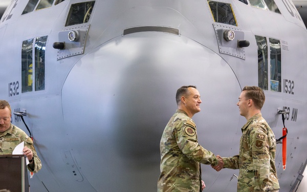 Moore recognizes Burt during enlisted all-call