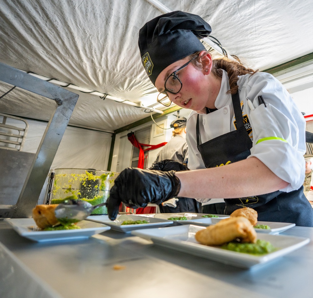 Oregon Guard culinary specialists train future chefs in second annual 'Chopped Challenge'