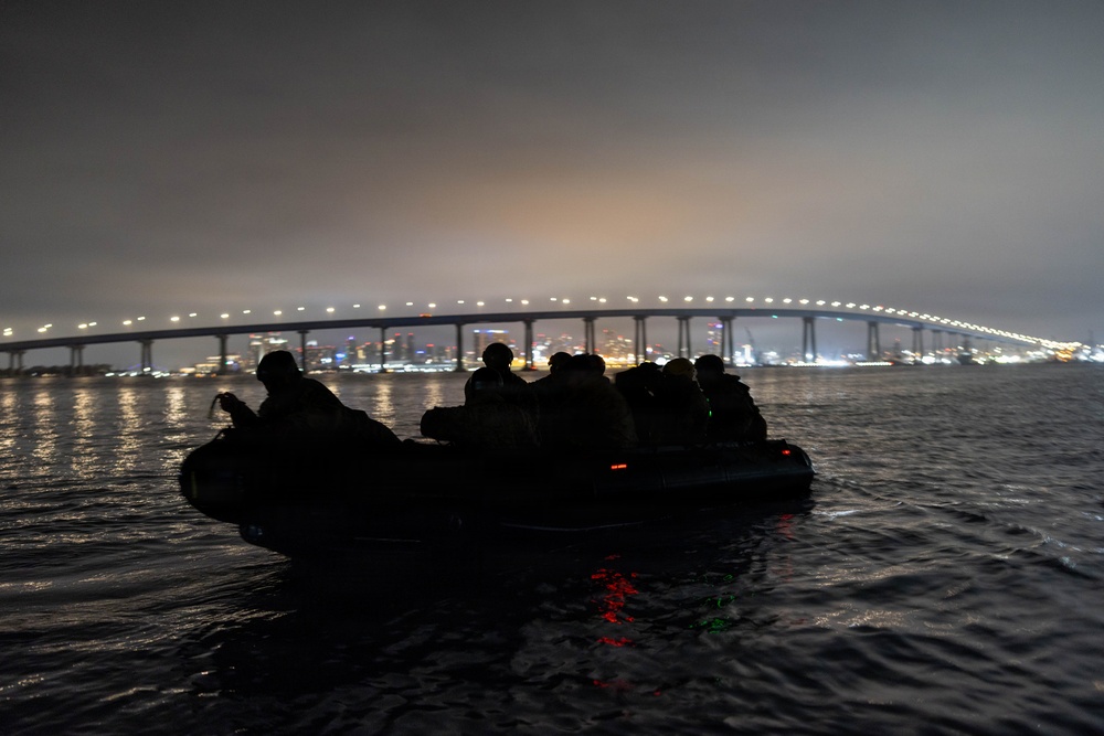 2nd Bn., 5th Marines rehearse clandestine landing