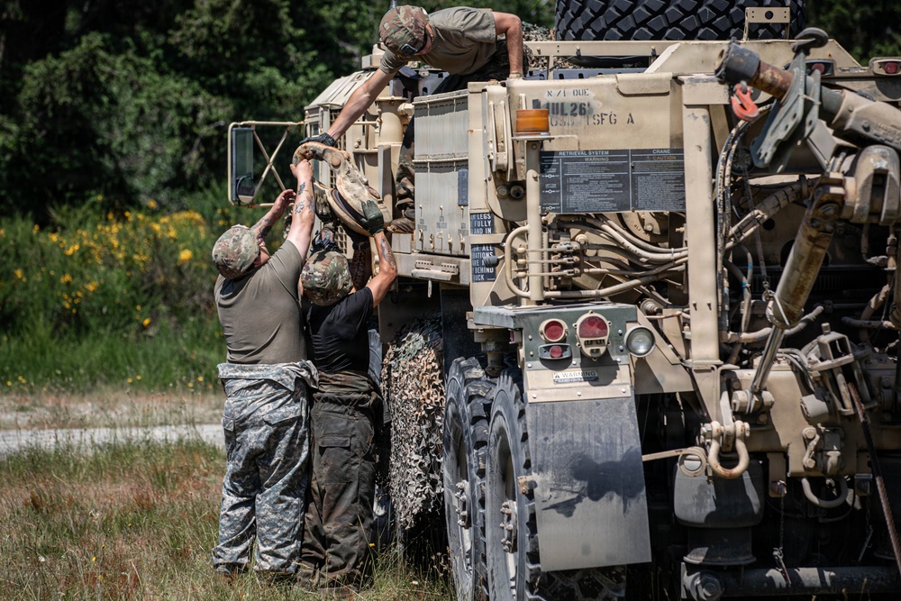 1st SFG(A) conducts H8 wheeled vehicle recovery training