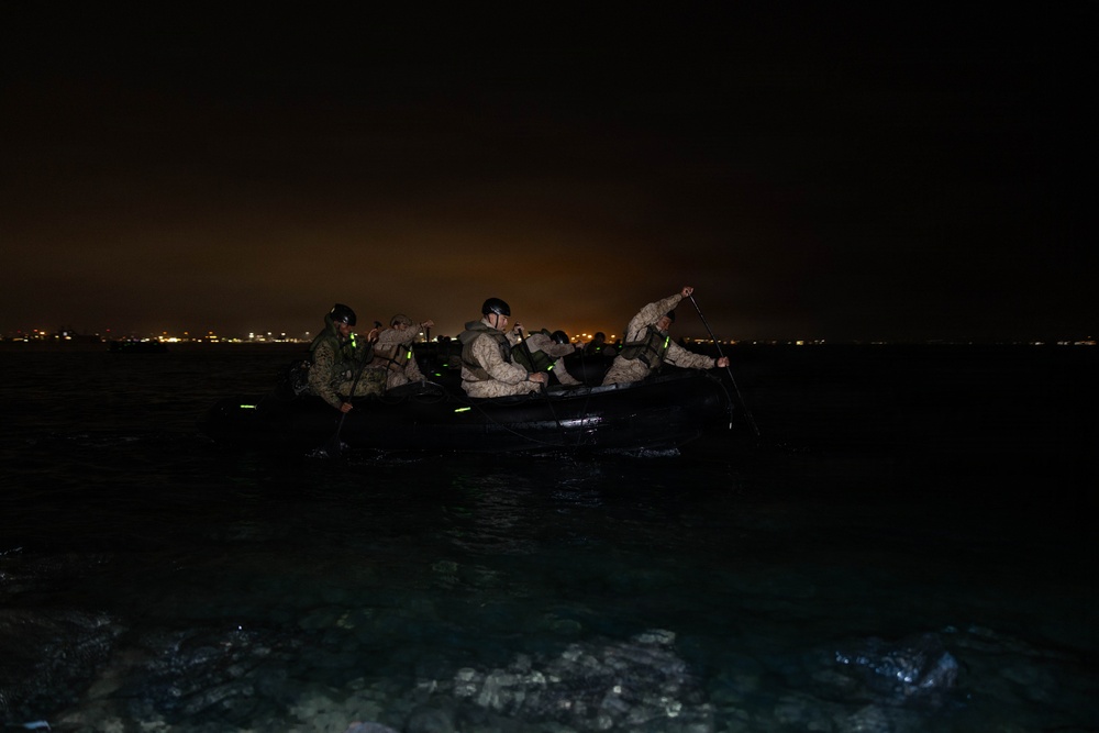 2nd Bn., 5th Marines rehearse clandestine landing