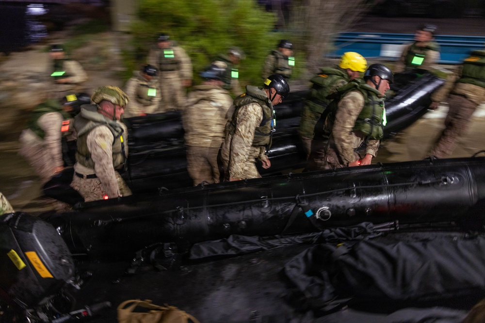 2nd Bn., 5th Marines rehearse clandestine landing