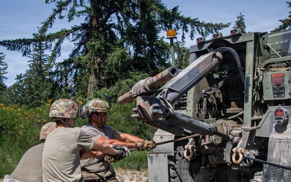 1st SFG(A) conducts H8 wheeled vehicle recovery training