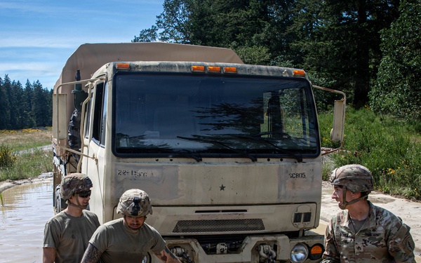 1st SFG(A) conducts H8 wheeled vehicle recovery training