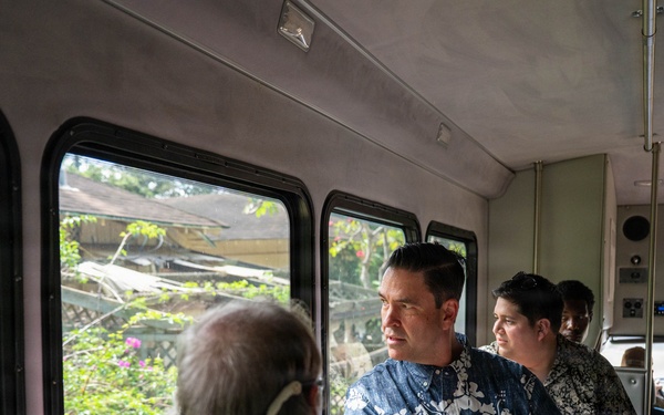 SAF/IE tours Hickam facilities