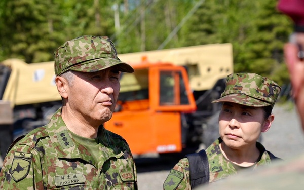 JGSDF Northern Army Commander Briefed by 11th Airborne Senior Leaders