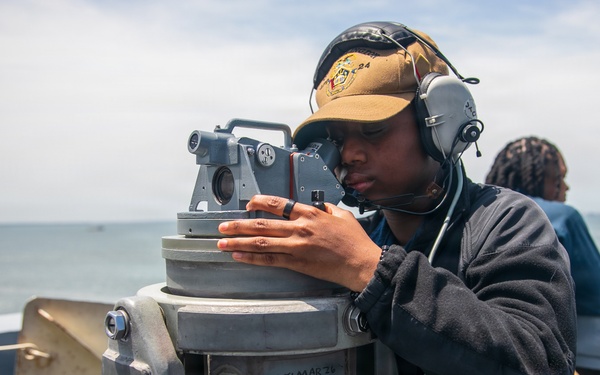 USS Arlington (LPD 24) conducts sea and anchor during TCAT