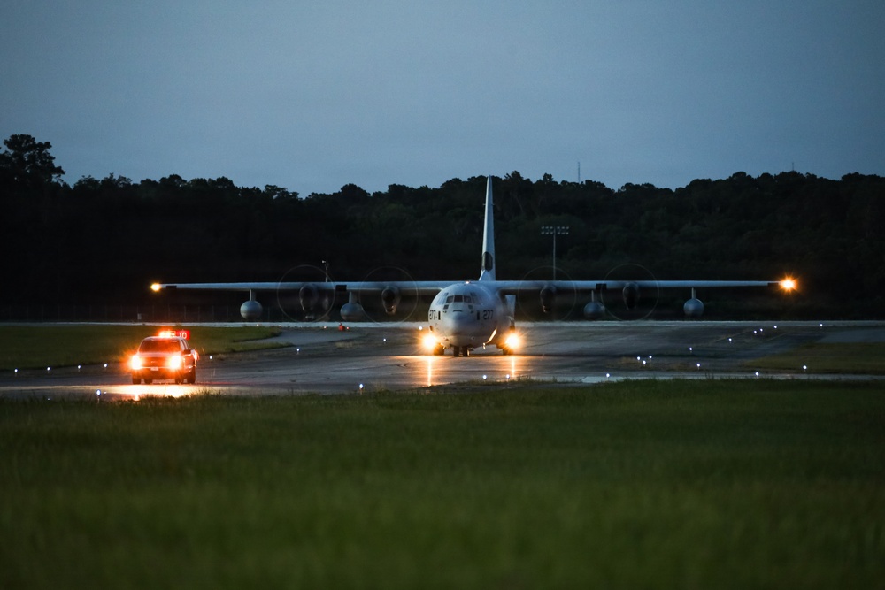 VMGR-352 transports VMM-165 equipment