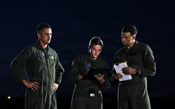 VMGR-352 transports VMM-165 equipment