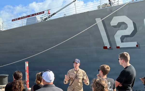 USS Carl M. Levin hosts Texas-area JROTC