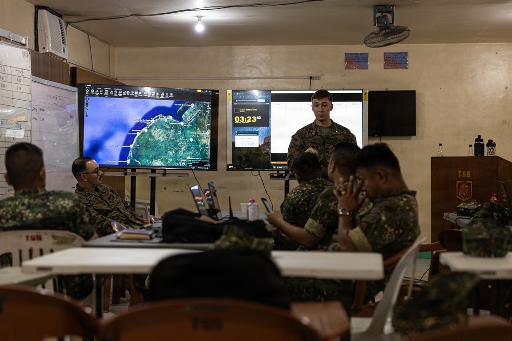 U.S. Marines Conduct Fires and Effects Training with Philippine Marine Corps