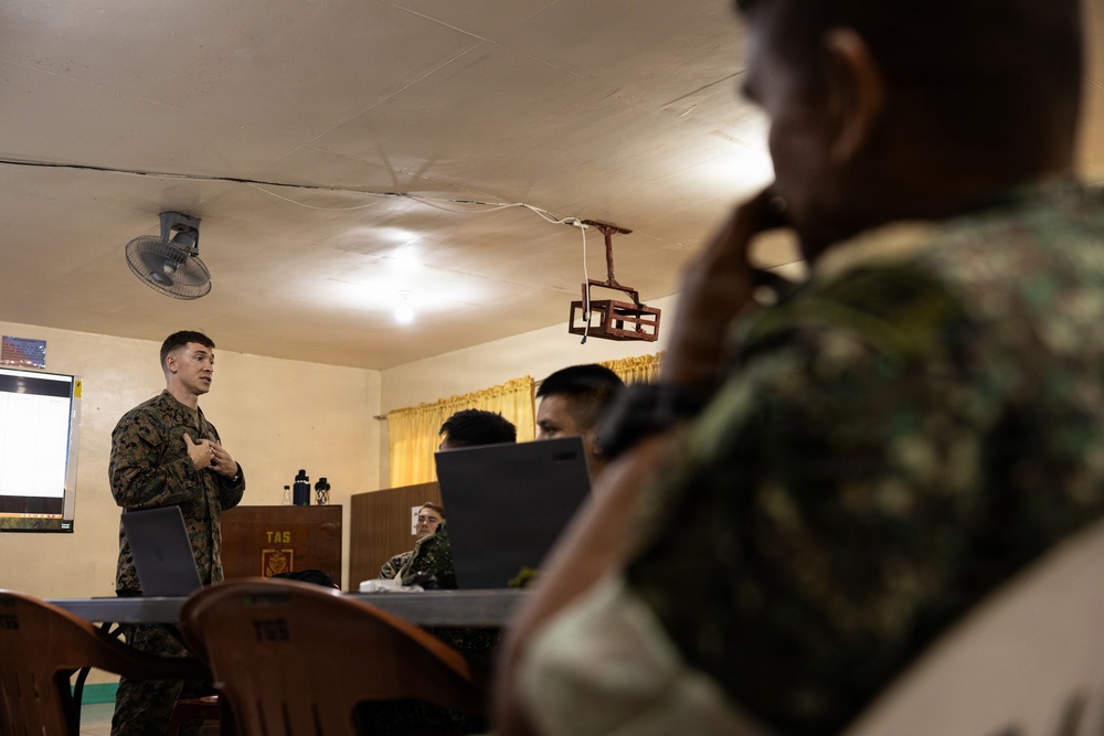 U.S. Marines Conduct Fires and Effects Training with Philippine Marine Corps