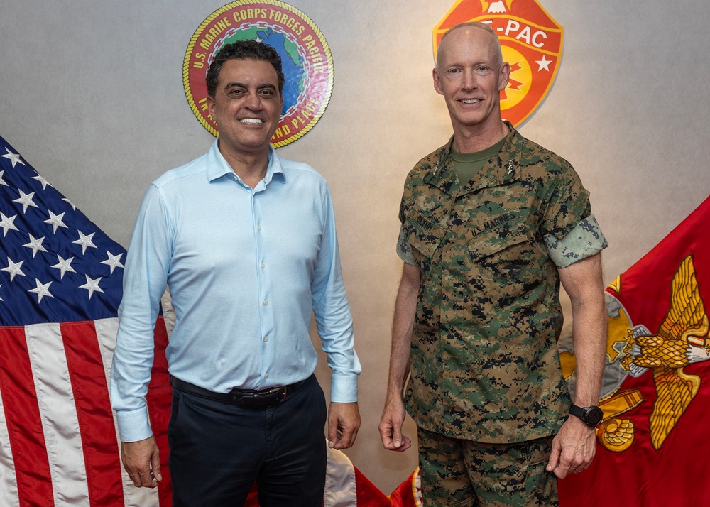 MARFORPAC commander meets with DoW technology, engineering leader