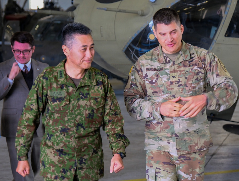 11th Airborne Division Showcases Arctic Capabilities to JGSDF Leadership