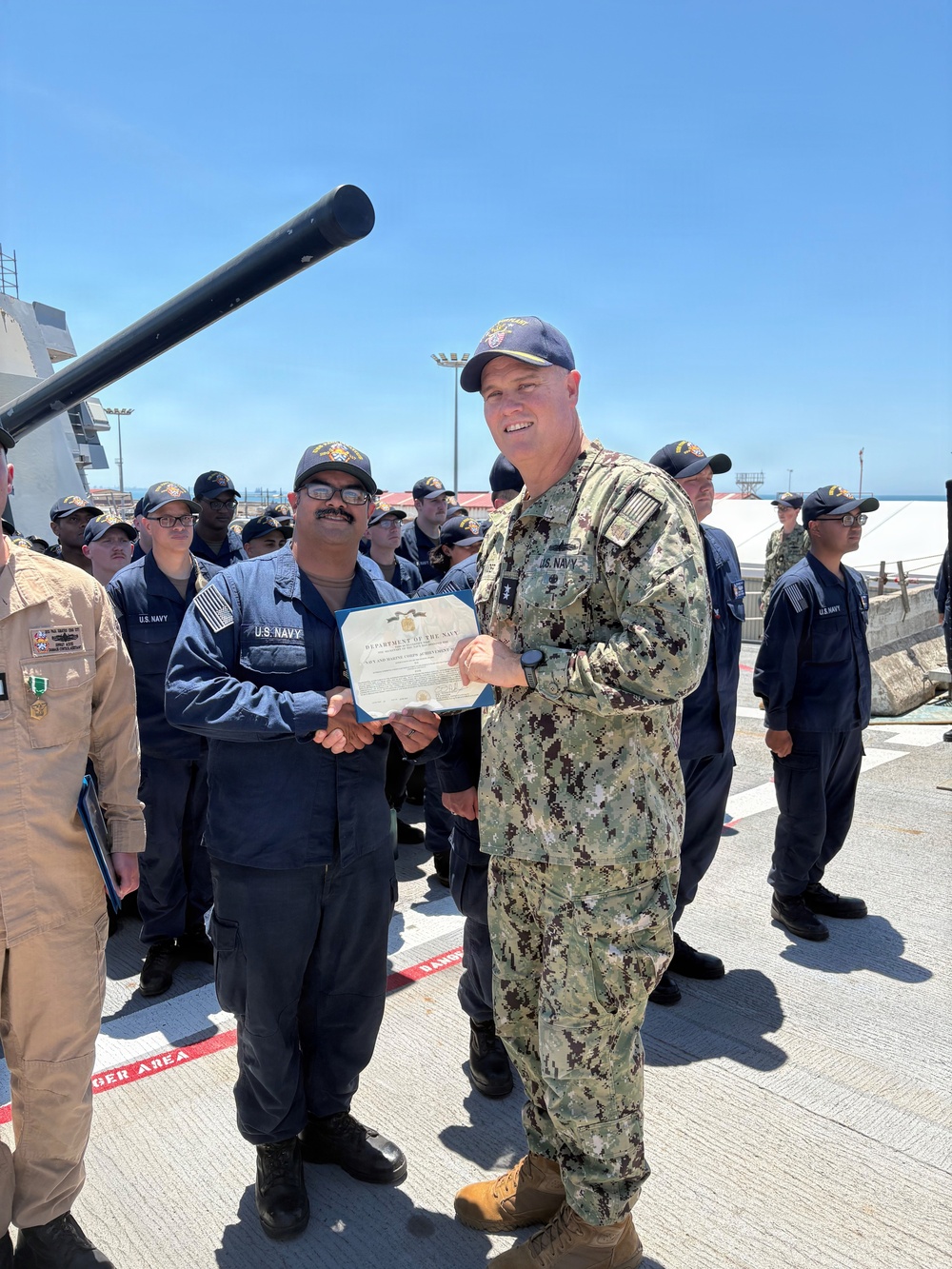 Naval Surface Force Atlantic (SURFLANT) visits USS PAUL IGNATIUS (DDG 117)