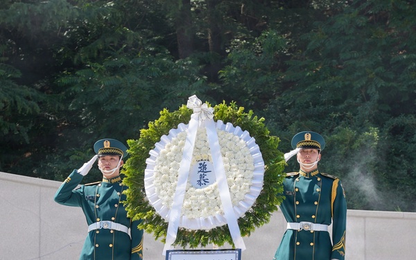 Memorial wreath stands in honor of Korea’s fallen heroes