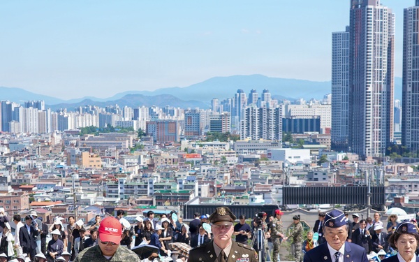 Memorial flower tribute honors service and sacrifice