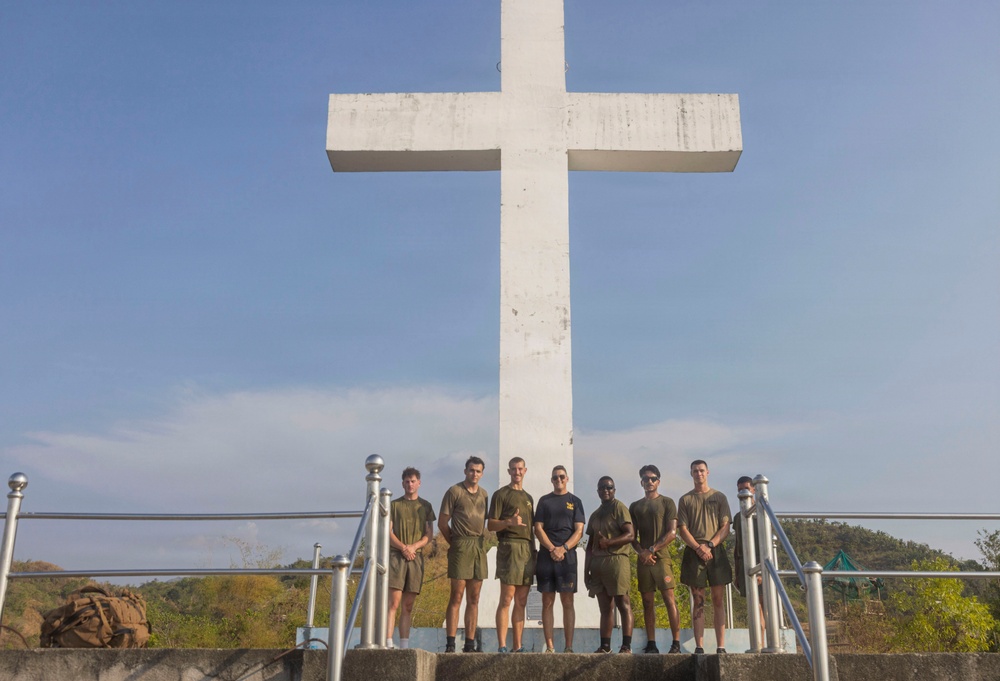 3rd MLR participates in a spiritual fitness class [Image 4 of 11]