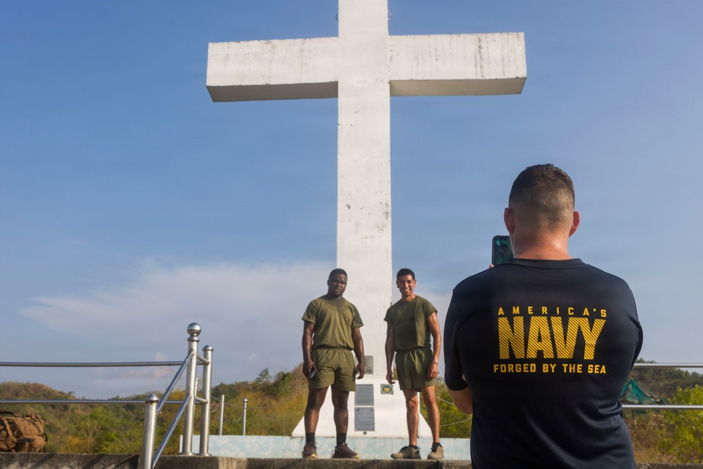 3rd MLR participates in a spiritual fitness class [Image 2 of 11]
