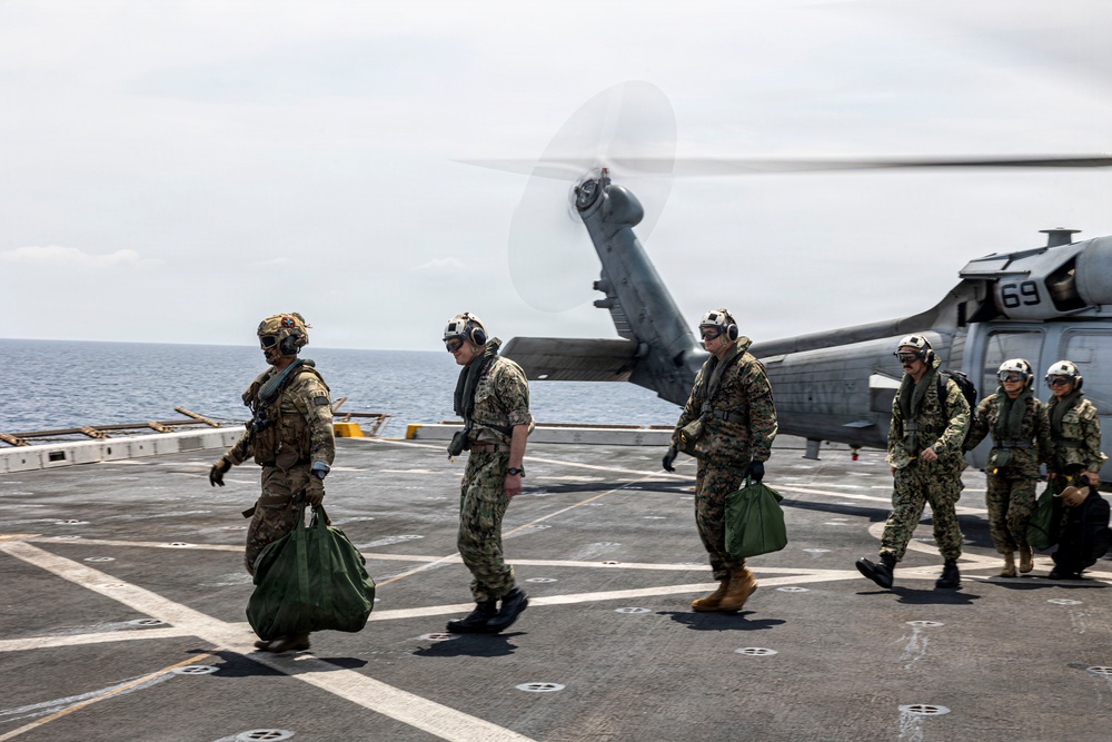 11th MEU, BOXARG Leadership Visit USS Portland