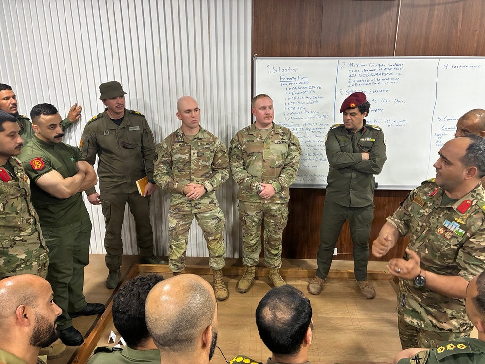SETAF-AF civil affairs Soldiers conduct subject matter expert exchange with Libyan officers