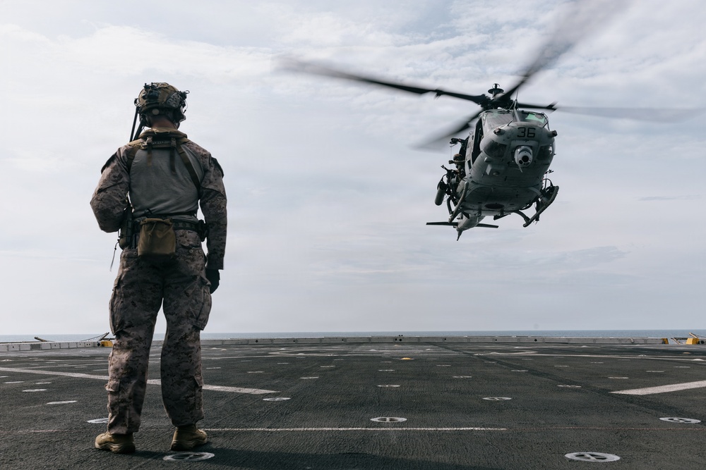 11th MEU Marines, Sailors Conduct Hoist Training Aboard USS Portland