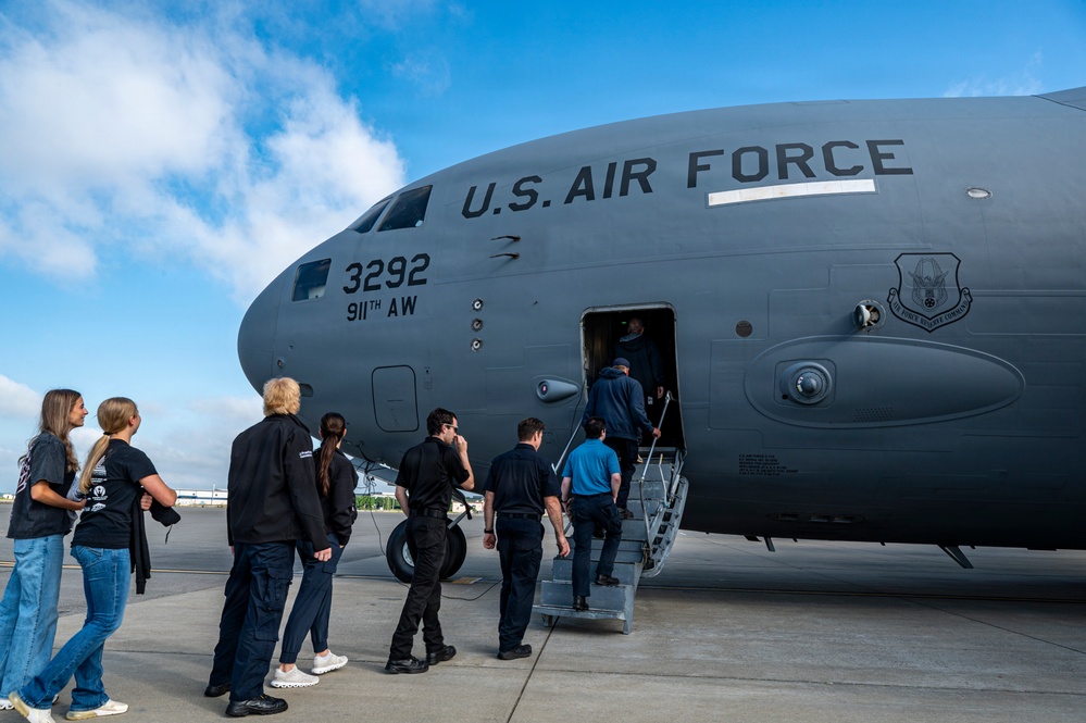 911th AES hosts orientation flight for local medical professionals